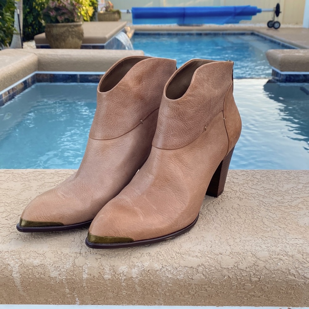 Gorgeous booties! B Makowsky Booties. Size 10 Taupe